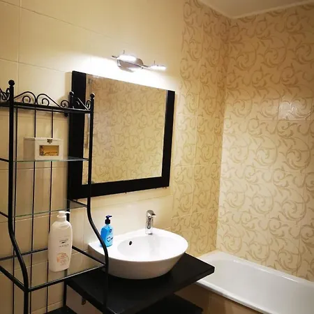 Barcelona Residence Straulesti * Bucarest